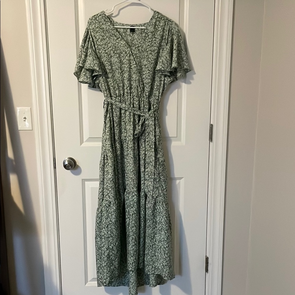 3/$40 Shein Green Ruffled Tiered Maxi Sundress
